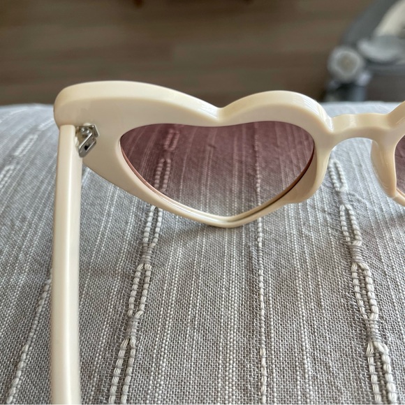 💜 Heart Sunglasses 💜 - Picture 7 of 8